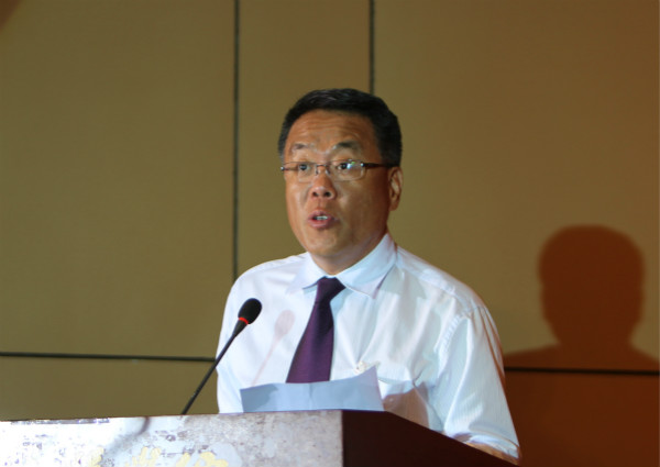 1435032910478685.jpg 吕传柱院长发表讲话.jpg