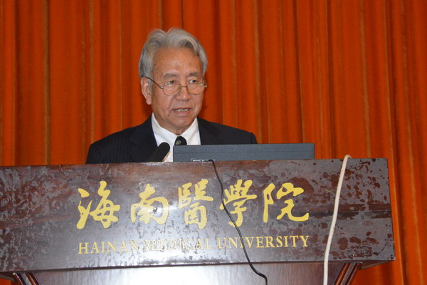 1474361462231898.jpg 吴崇其教授代表联合国教科文组织生命伦理教育推进机构中国成员单位协调中心全体成员对卡米教授夫妇不远万里来到中国、来到海南表示热烈的欢迎,对海医党政领导和海南省教育行政部门及今天参会的专家、同仁表示由衷的感谢!.jpg