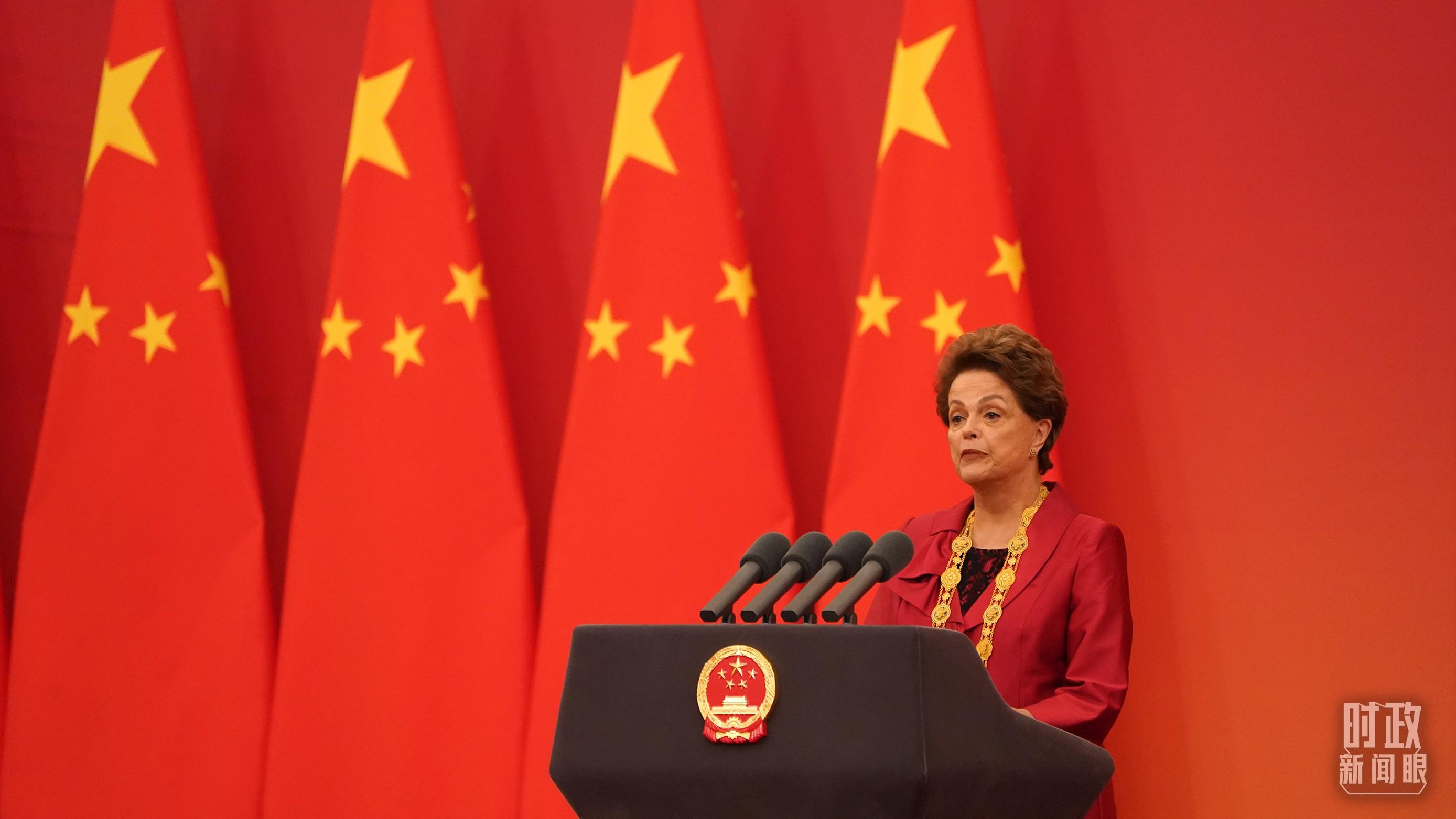 △“友谊勋章”获得者迪尔玛·罗塞芙在颁授仪式上发言。(总台记者李晋拍摄)