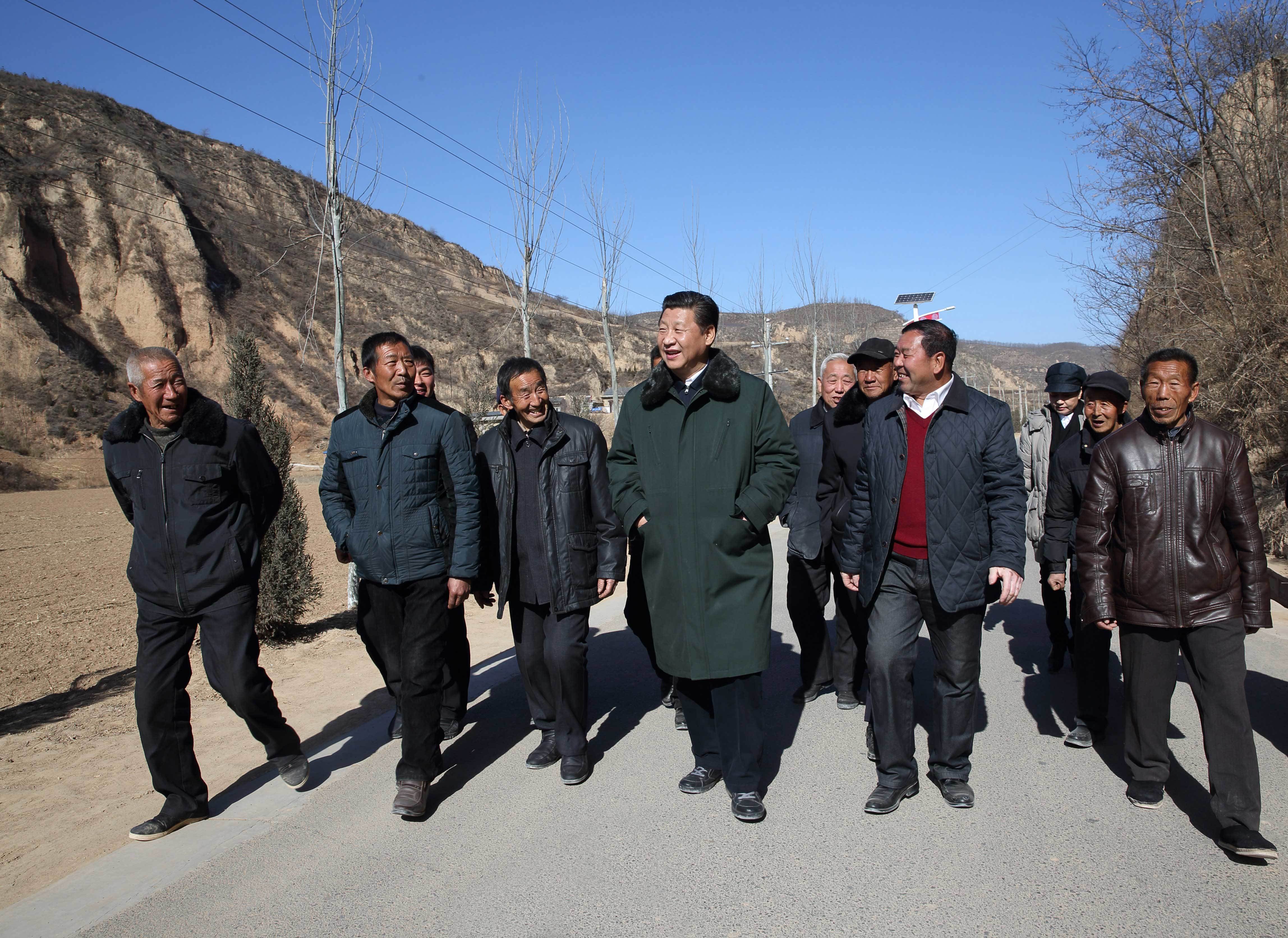 2015年2月13日，习近平总书记回到延安市延川县梁家河村看望父老乡亲。 