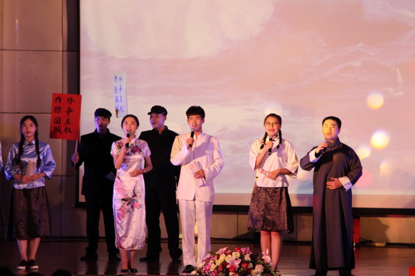 1462438721696727.jpg 演出现场_缩小大小.JPG
