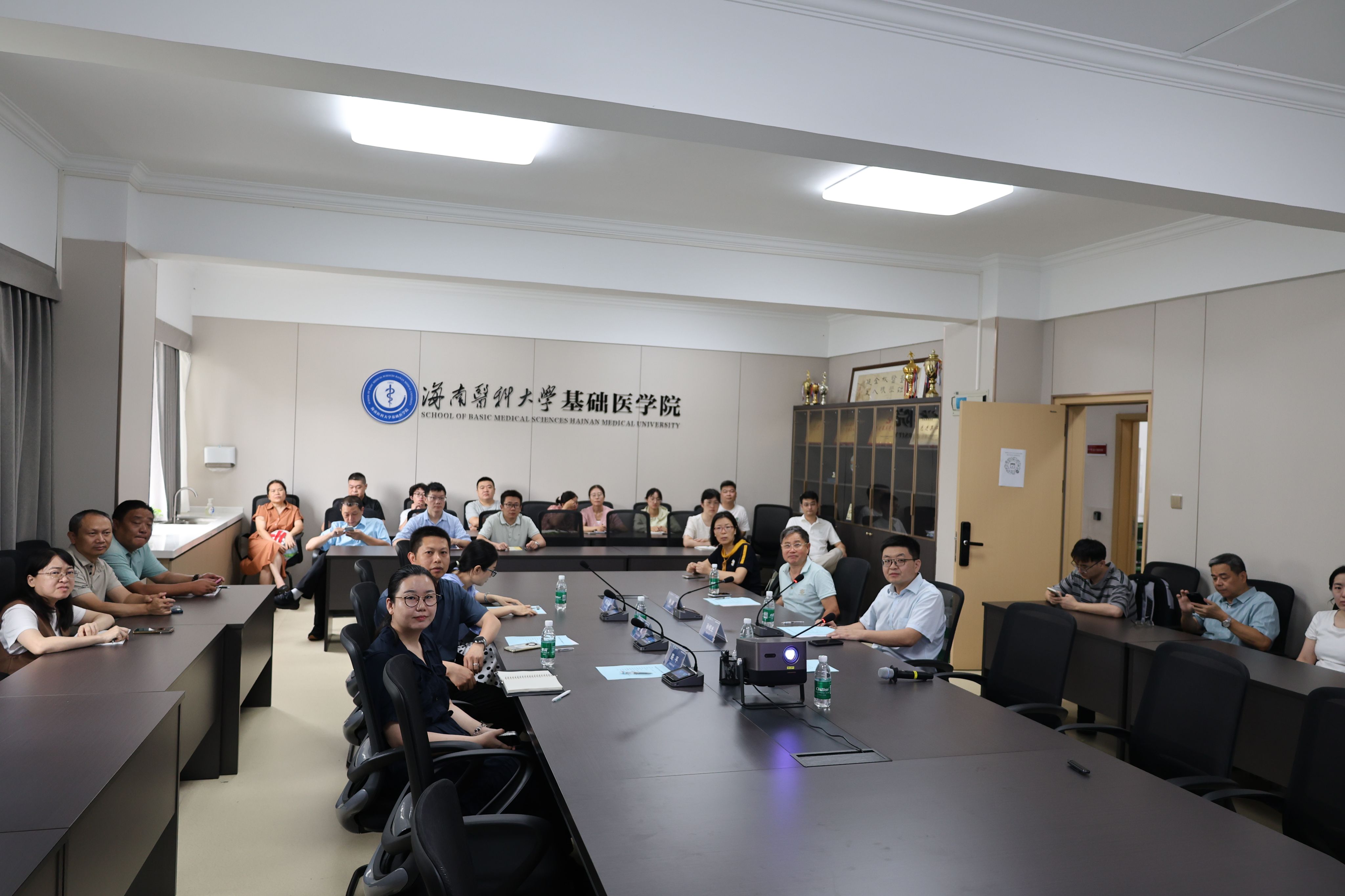 基础医学院举办第三期学术沙龙暨第3期学术微讲座：聚焦肿瘤与发育、免疫及心血管前沿研究